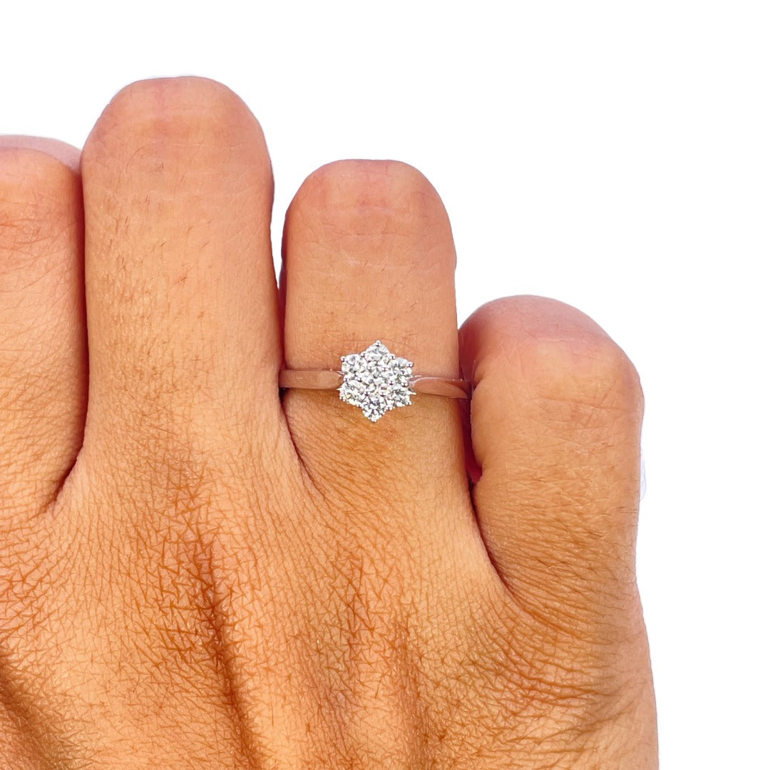14ct White Gold 0.32ct Natural Diamond Seven Stone Daisy Cluster Flower Ring