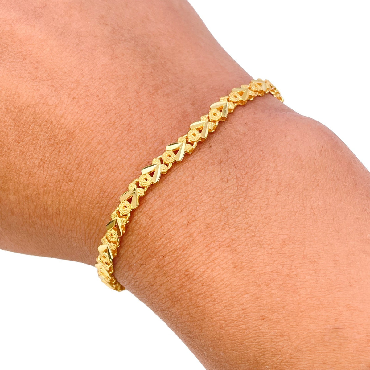 22ct Yellow Gold Chevron V Link Bracelet Diamond Cut Fancy Chain