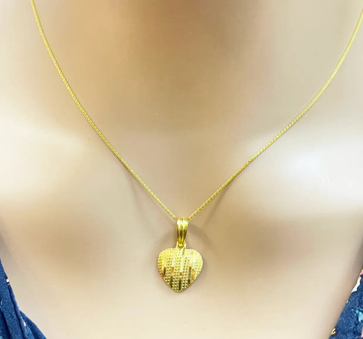 22ct Yellow Gold Diamond Cut Shiny Heart Pendant & Necklace 16''inches