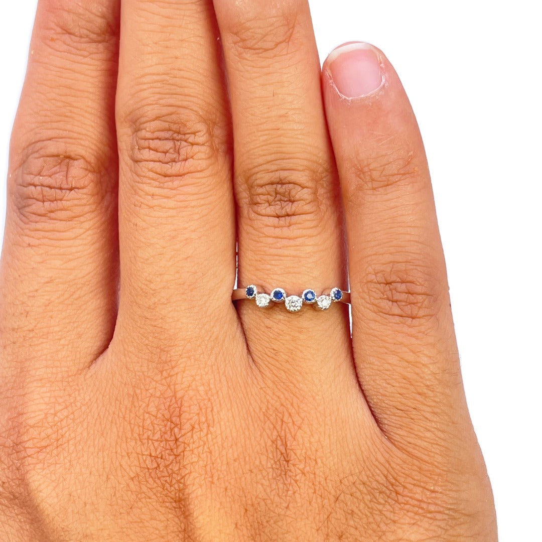 18ct White Gold Blue Sapphire & Diamond Round Cluster Ring 0.15ct