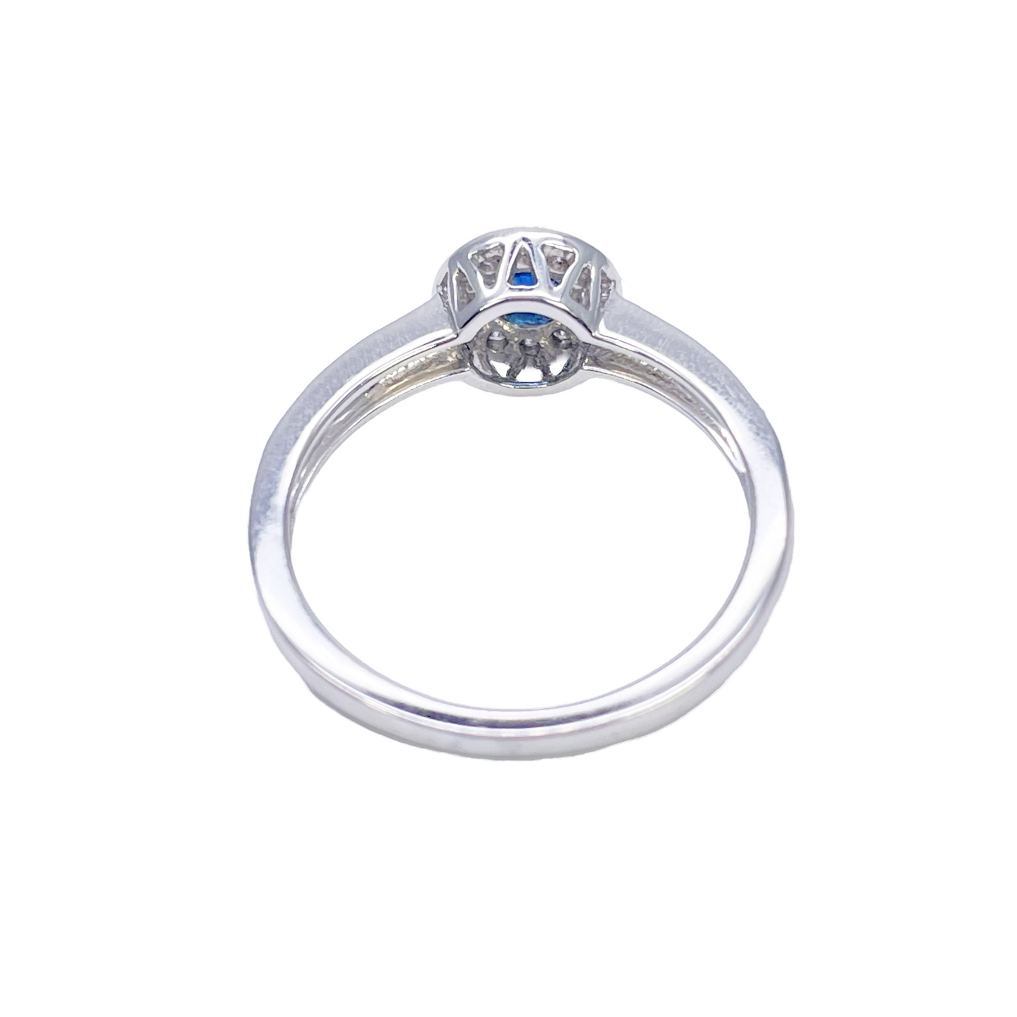 18-karaats natuurlijke blauwe saffier & ronde diamant halo halve eternity ring 0,35 ct