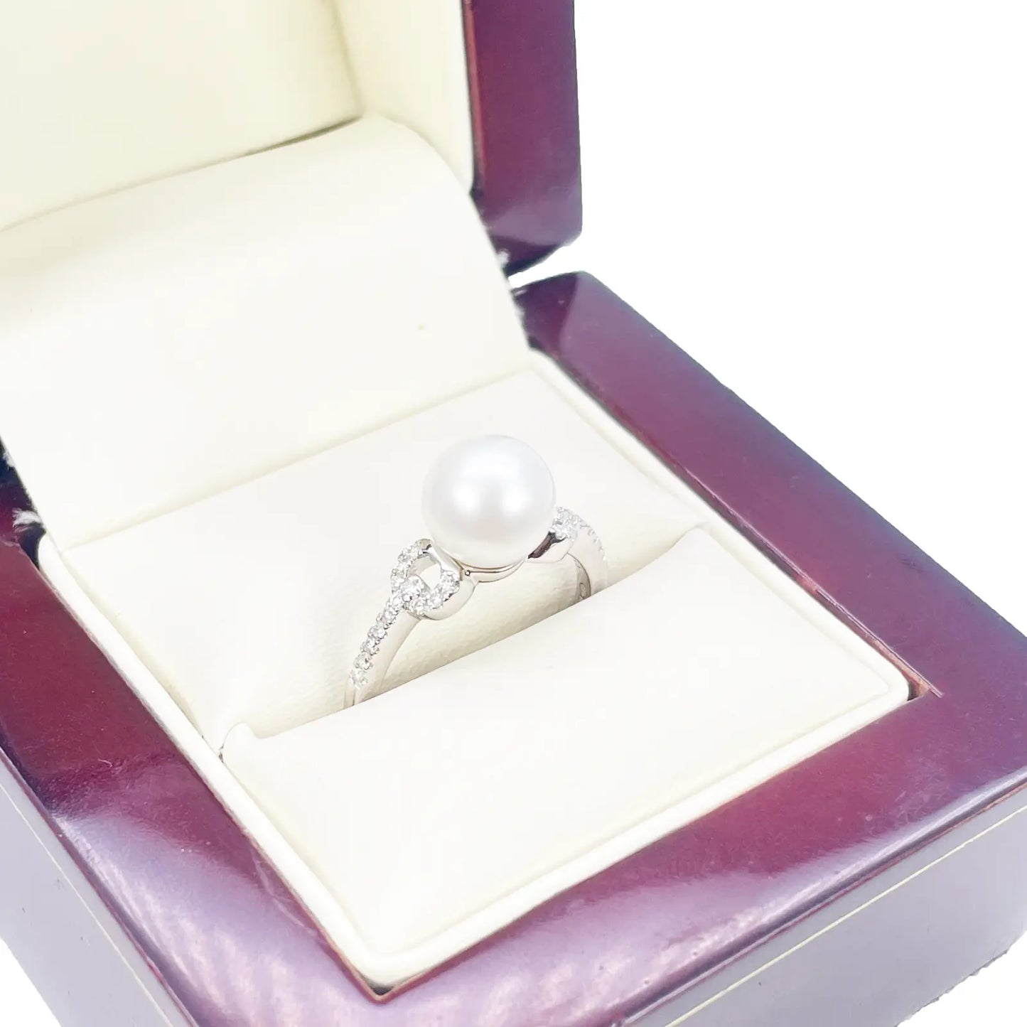 18ct Gold Freshwater Pearl Diamond Ring Natural Round 0.10ct  Diamond Ring