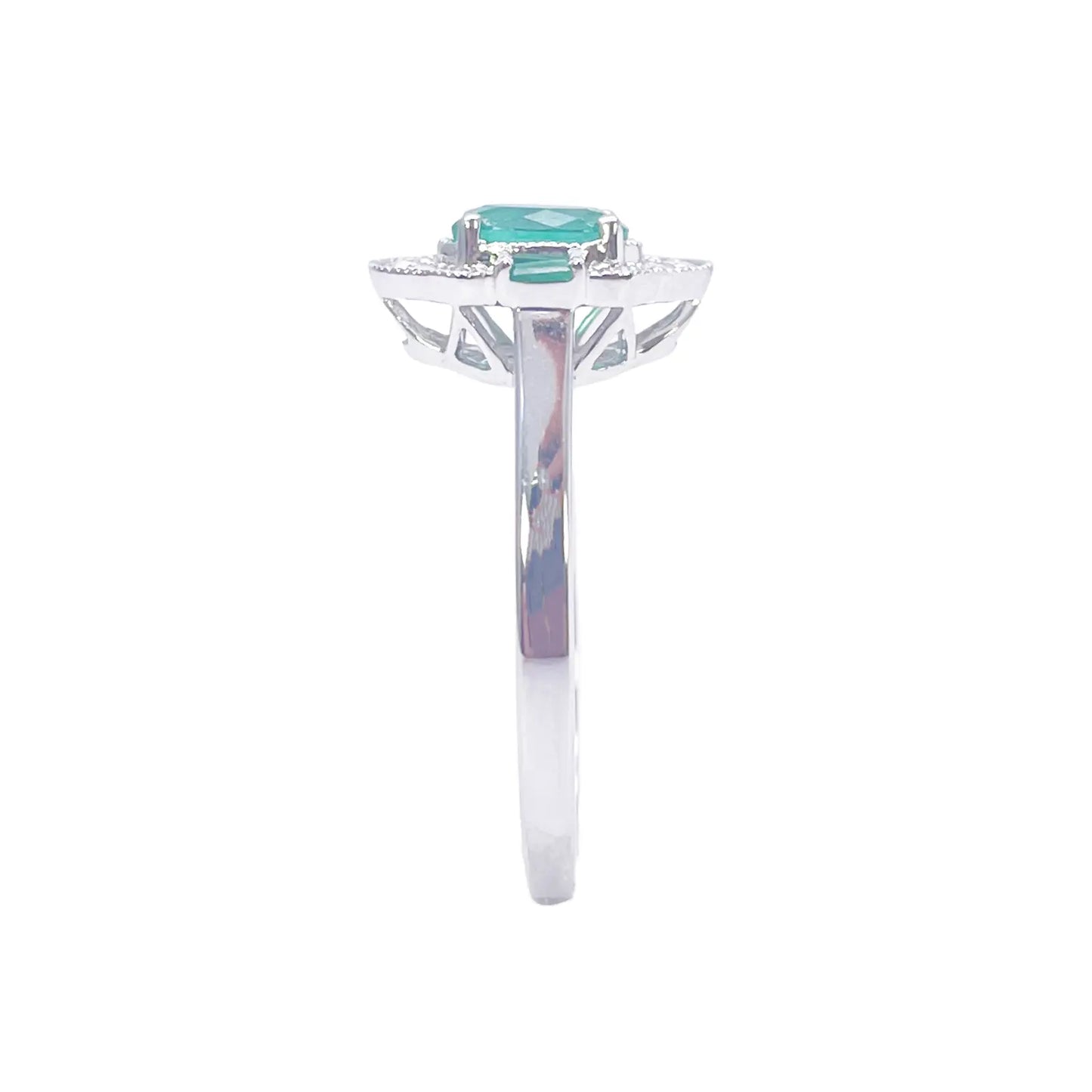 18ct Gold Natural Emerald Diamond Ring Round, Baguette & Oval Cut 0.66ct  Diamond Ring