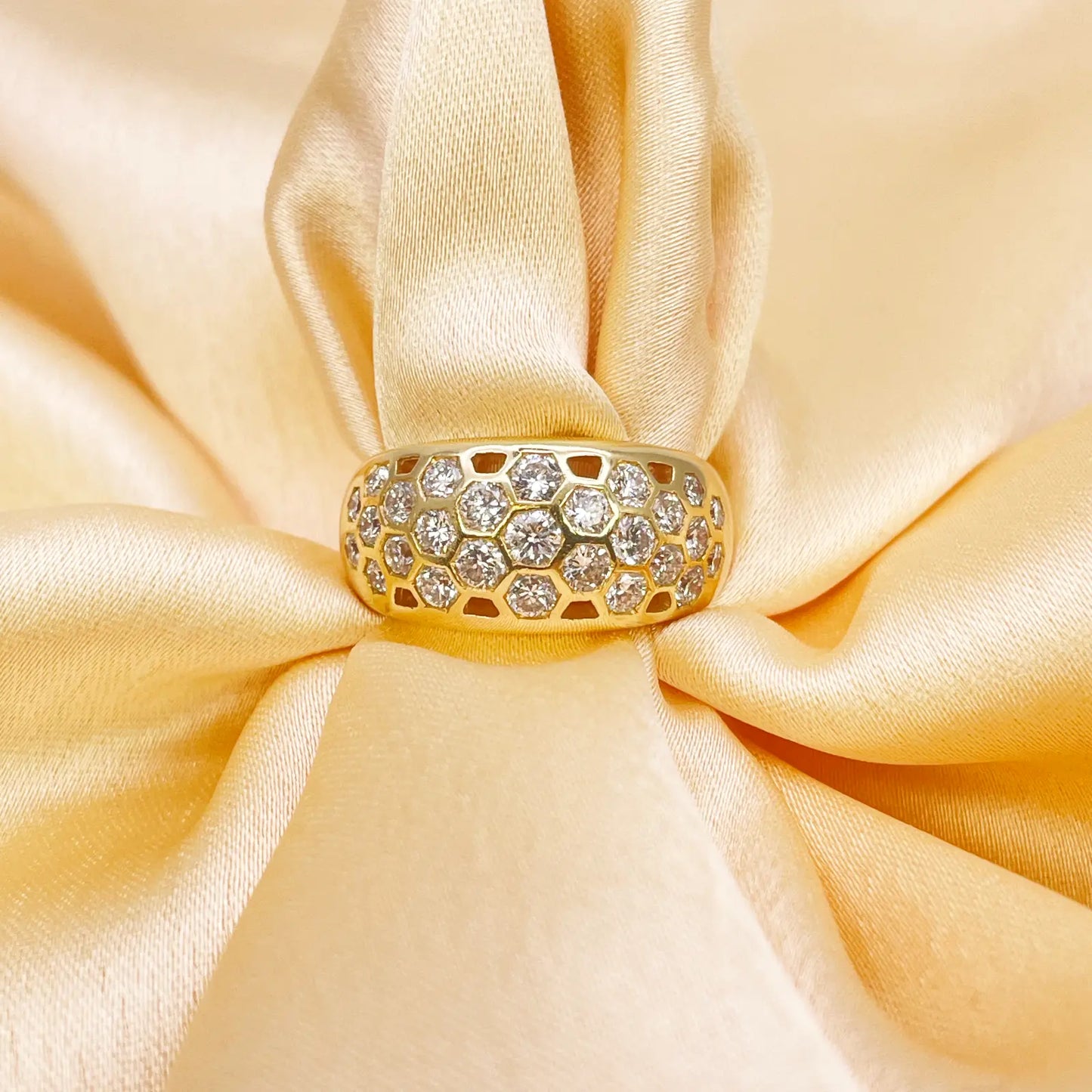 18ct Yellow Gold Honeycomb Design Diamond Ring Rubover Set 1.45ct  Diamond Ring