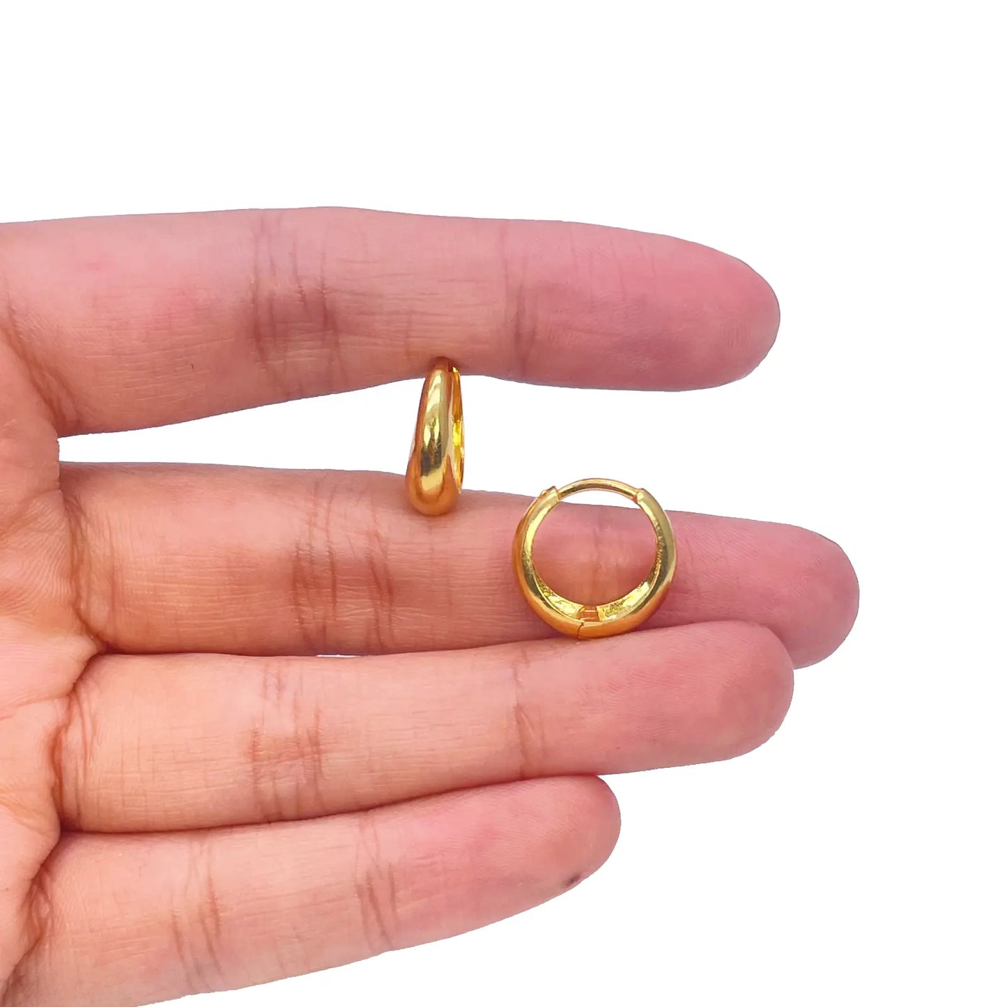 18ct Yellow Gold Pair Of High Polished Dome Hoop Huggie Earrings 10.8mm Diameter 