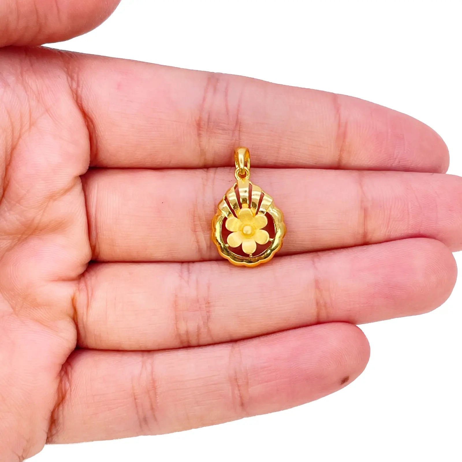 22ct Yellow Gold Floral Open Circle Scallop Pendant & Earring Set  Jewellery Set