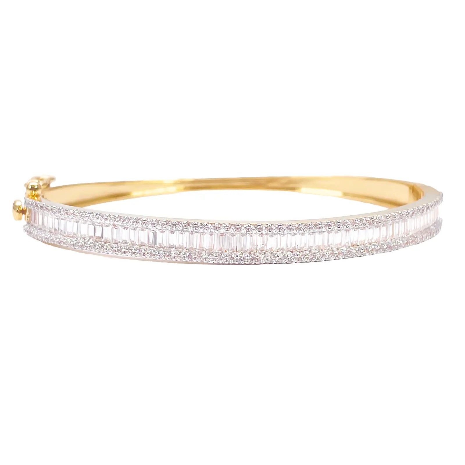 22ct Yellow Gold Ladies Beautiful Sparkly Round & Baguette Cubic Zirconia Bangle Bracelet Diameter 2.2inch 