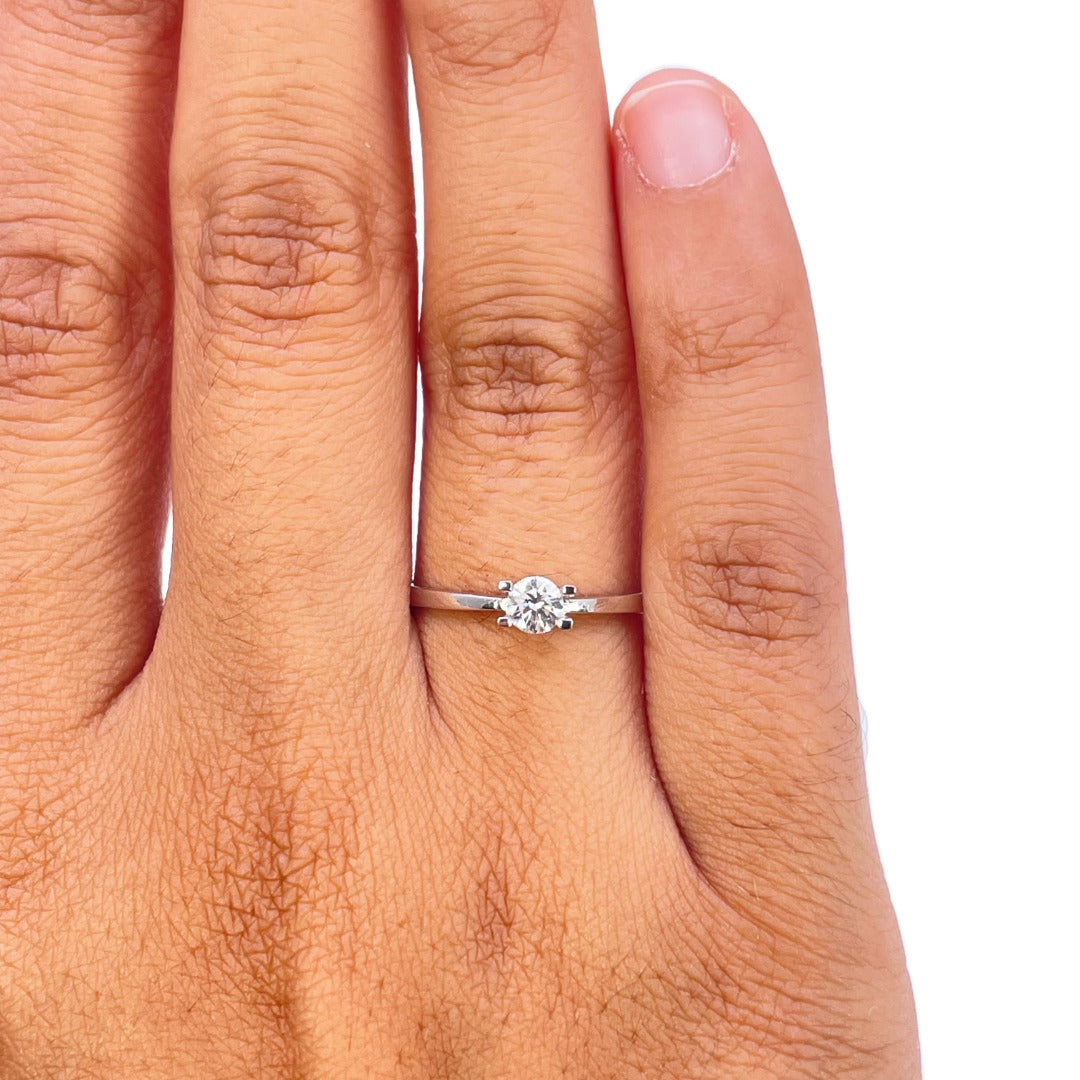 18ct White Gold Natural Diamond 0.24ct Four Claw V Setting Solitaire Ring