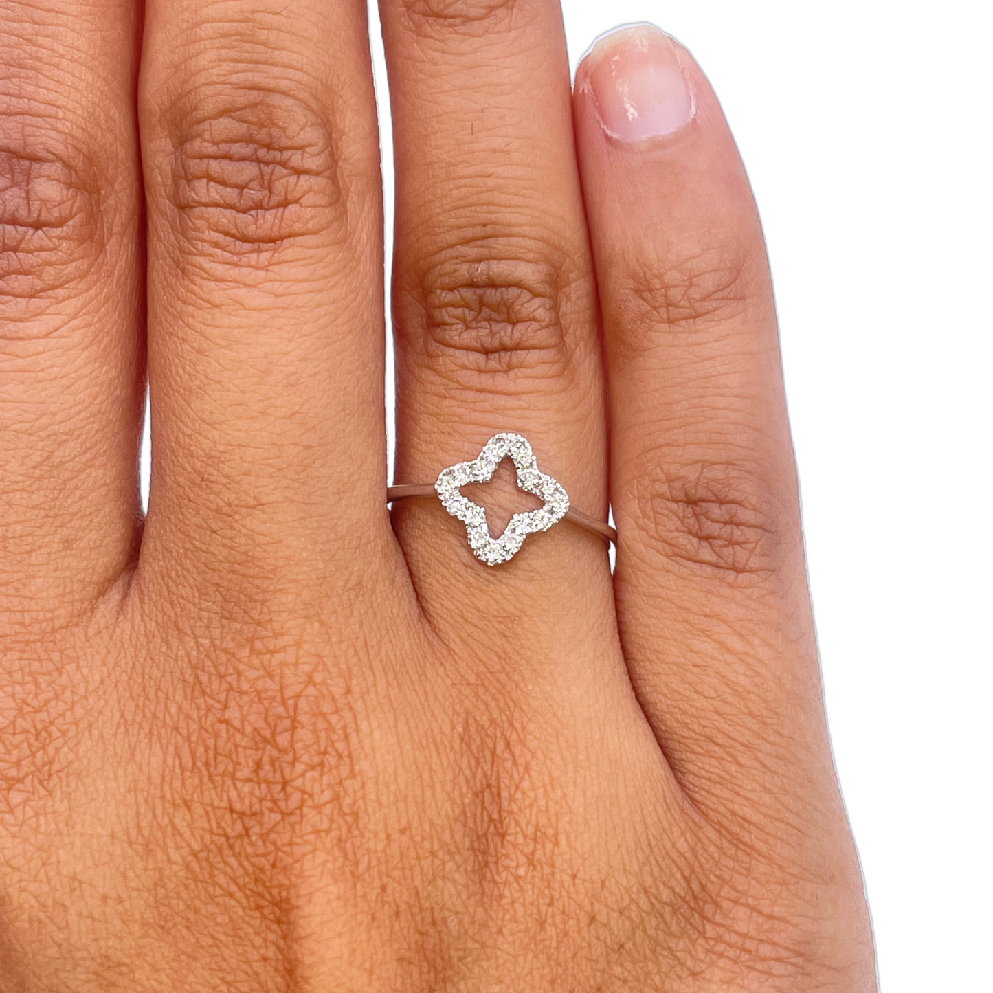 18kt witgouden diamanten klaver/bloemvormige ring 0,19ct