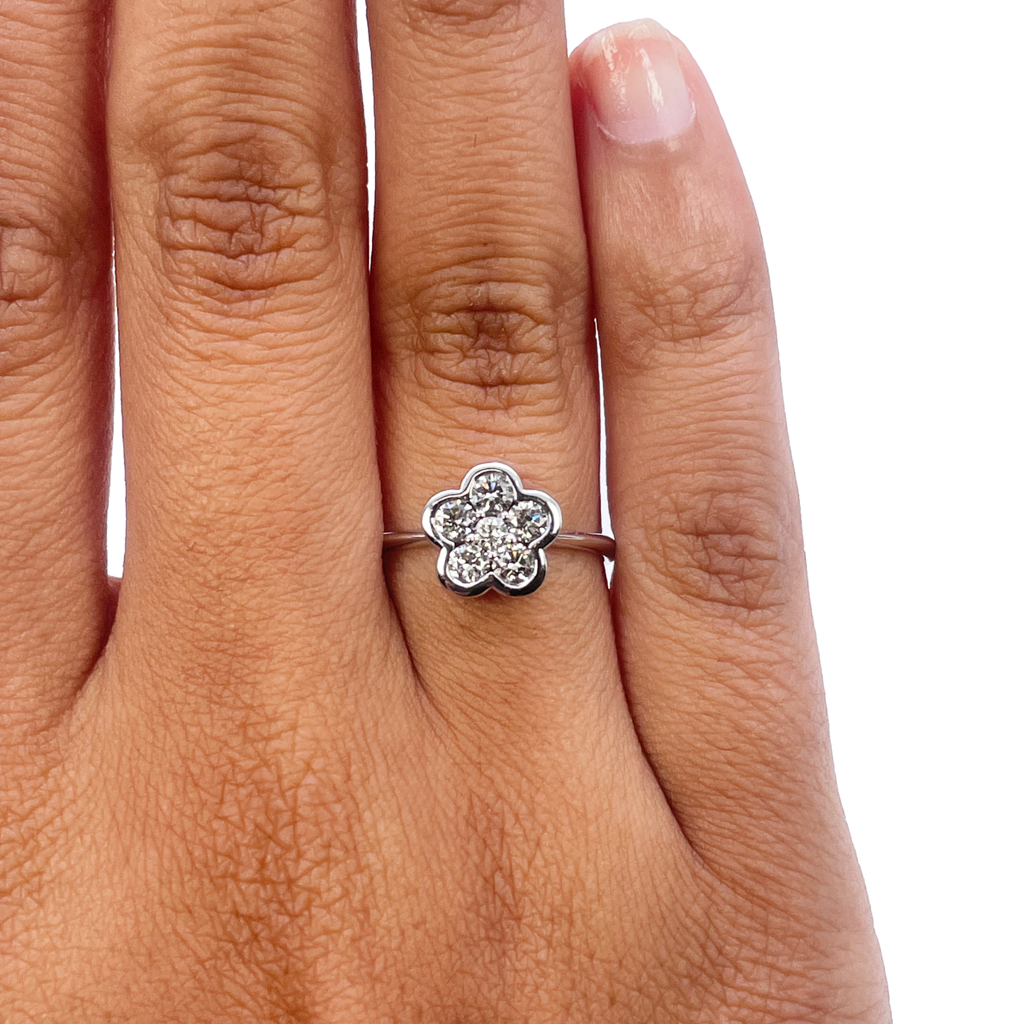 18kt witgouden elegante bloemrijke diamanten ring 0,46ct