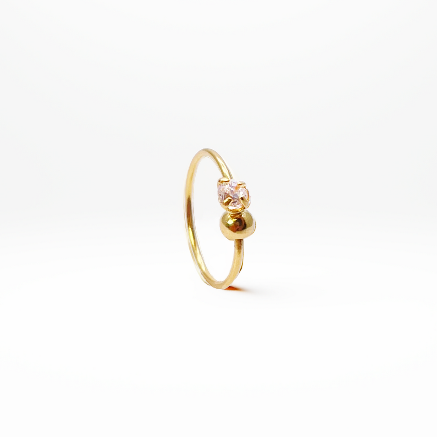 22kt geelgouden mooie kleine neusring, diameter 8,8 mm