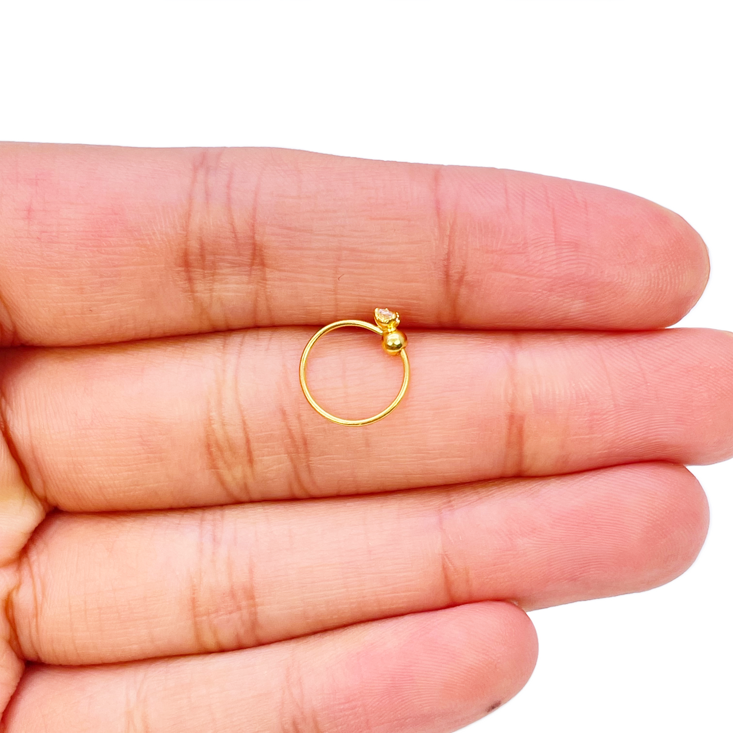 22kt geelgouden mooie kleine neusring, diameter 8,8 mm