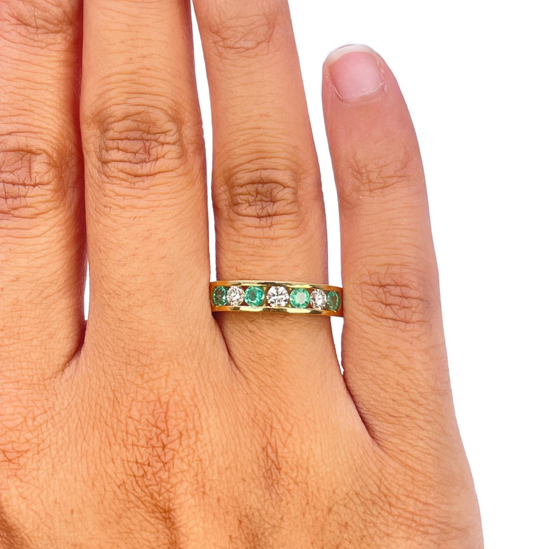 18ct Yellow Gold Natural Emerald & Diamond Channel Band 0.70ct