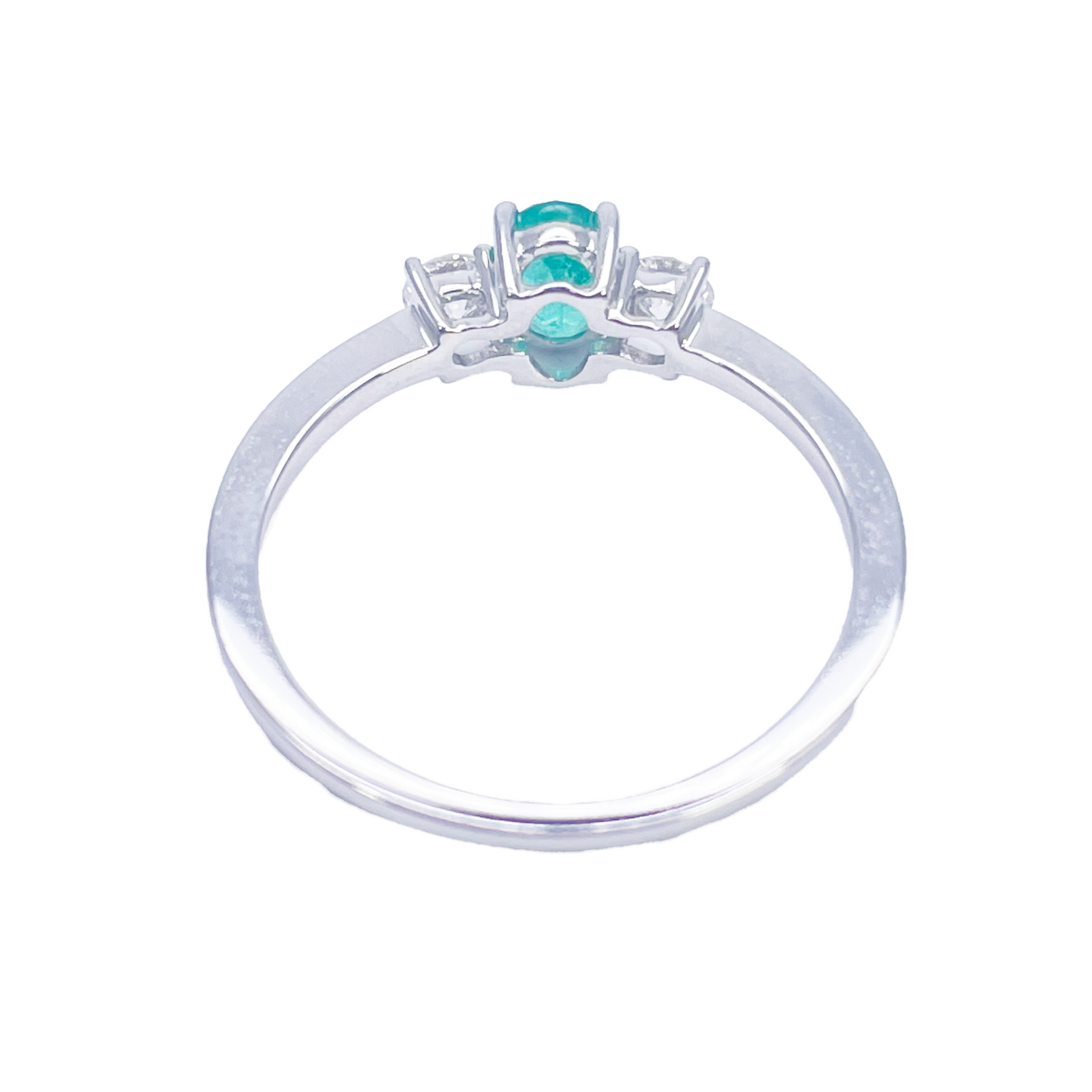 18-karaats gouden ring met smaragd en diamant, natuurlijke ronde en ovale slijpvorm, drie stenen 0,60ct