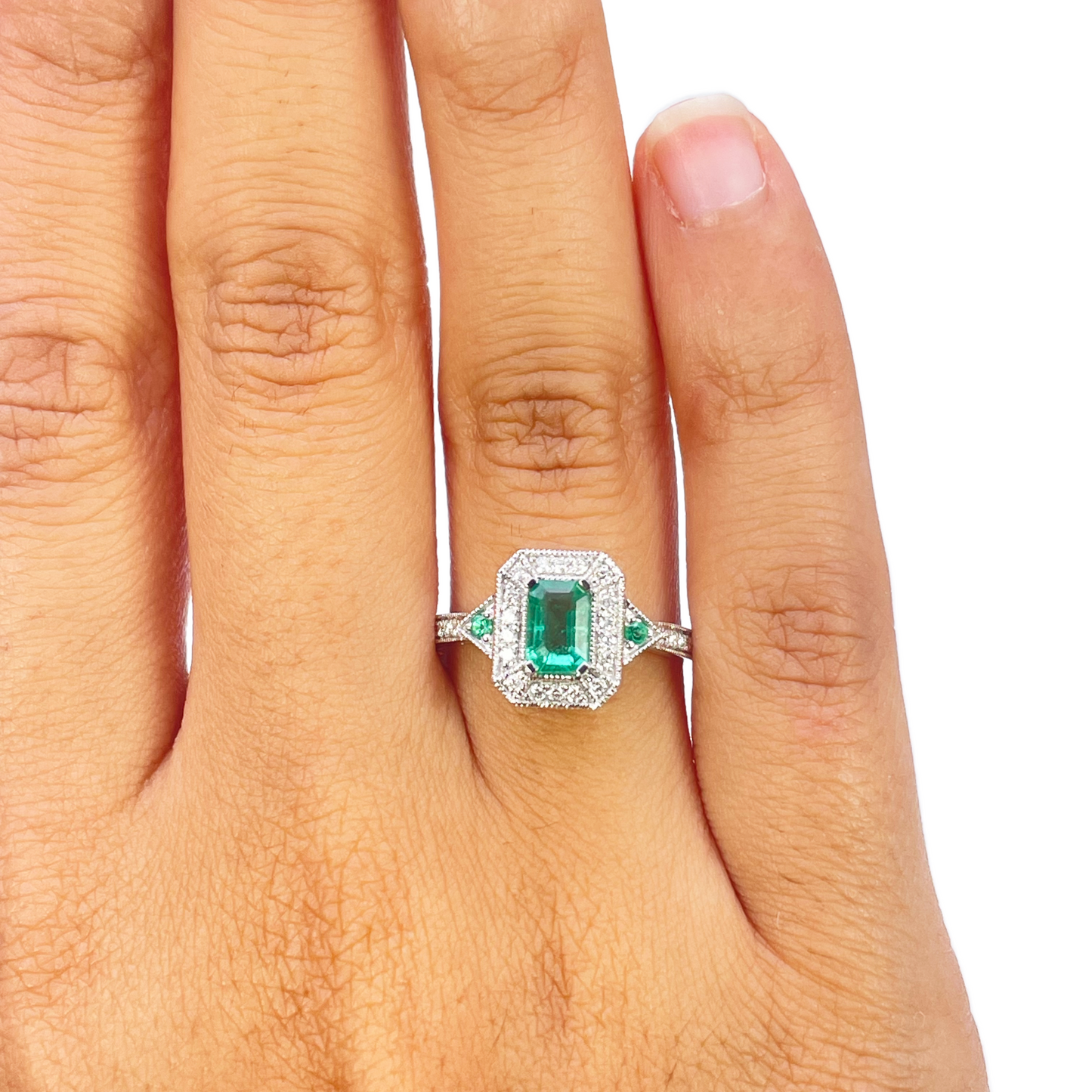 18-karaats gouden ring met natuurlijke smaragd en diamant, ronde en smaragd slijpvorm 0,80ct