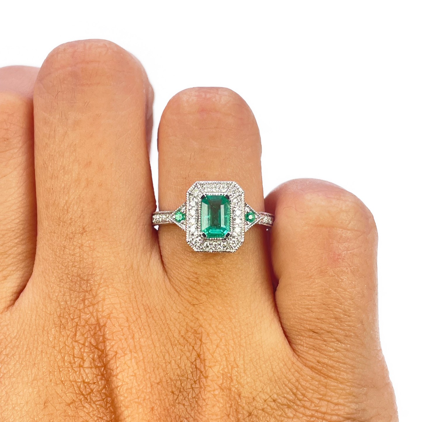 18-karaats gouden ring met natuurlijke smaragd en diamant, ronde en smaragd slijpvorm 0,80ct