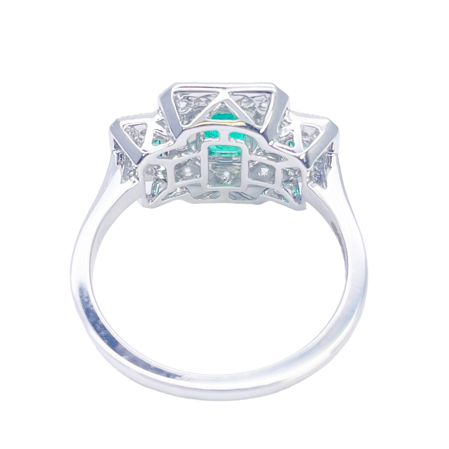 18-karaats gouden ring met natuurlijke smaragd en diamant, halo, ronde en smaragd slijpvorm 0,95ct