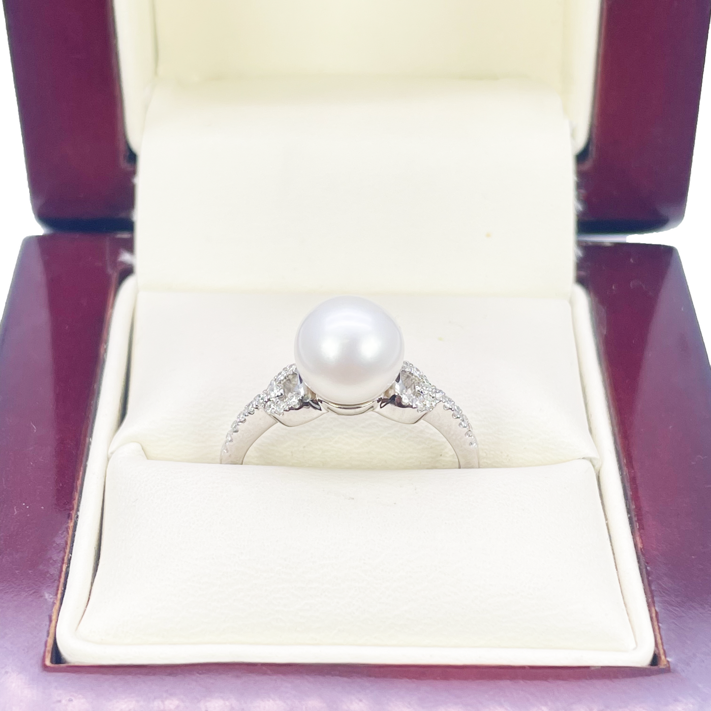 18-karaats gouden ring met zoetwaterparel en diamant, natuurlijke ronde slijpvorm 0,10ct