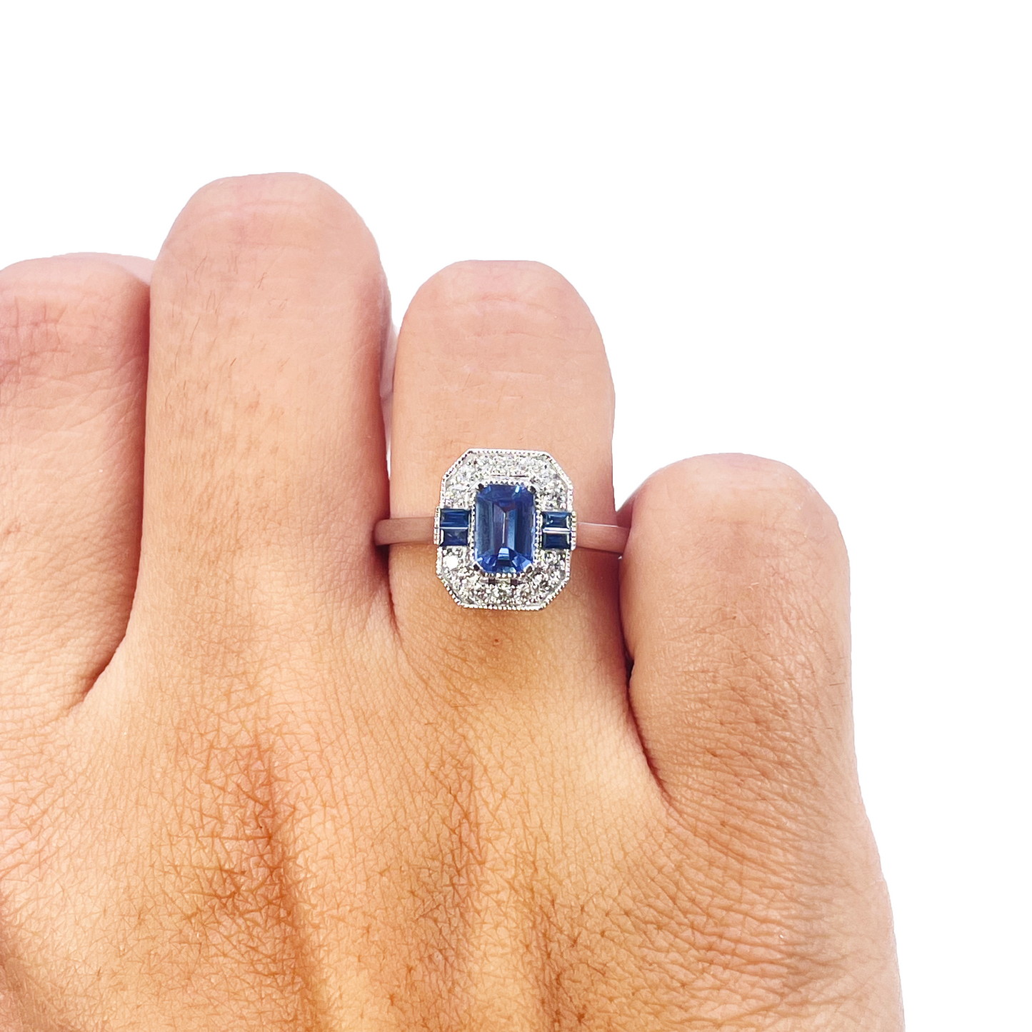 18-karaats gouden ring met natuurlijke saffier en diamant, halo, ronde en smaragd slijpvorm 1,00ct