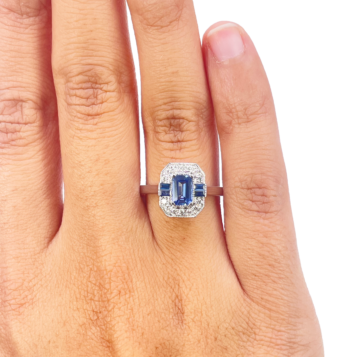 18-karaats gouden ring met natuurlijke saffier en diamant, halo, ronde en smaragd slijpvorm 1,00ct