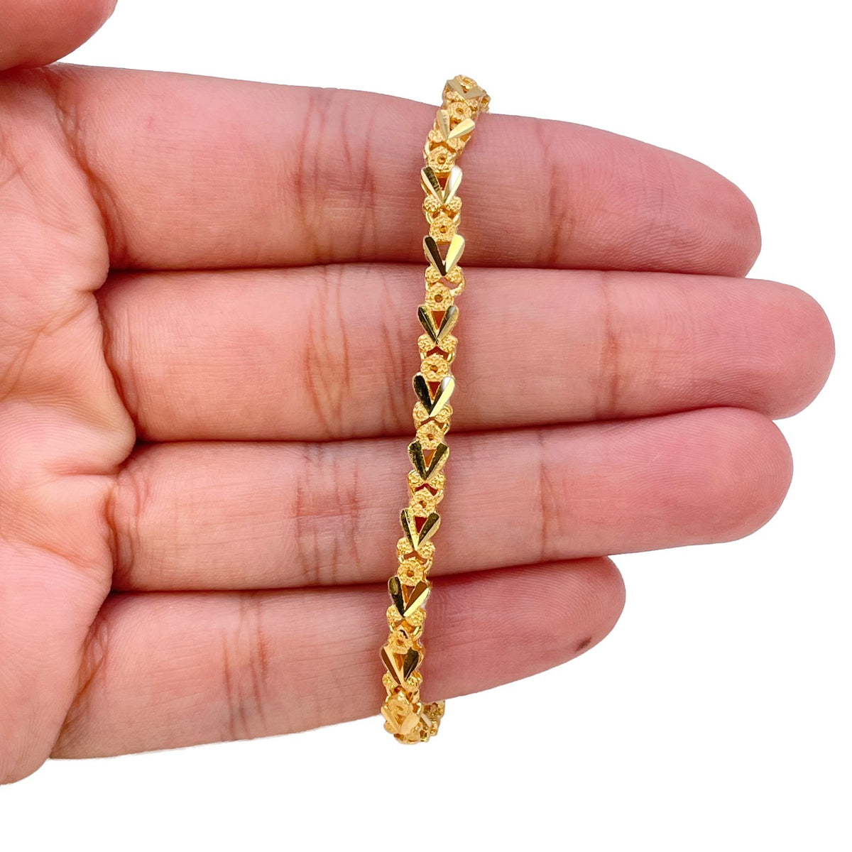 22ct Yellow Gold Chevron V Link Bracelet Diamond Cut Fancy Chain