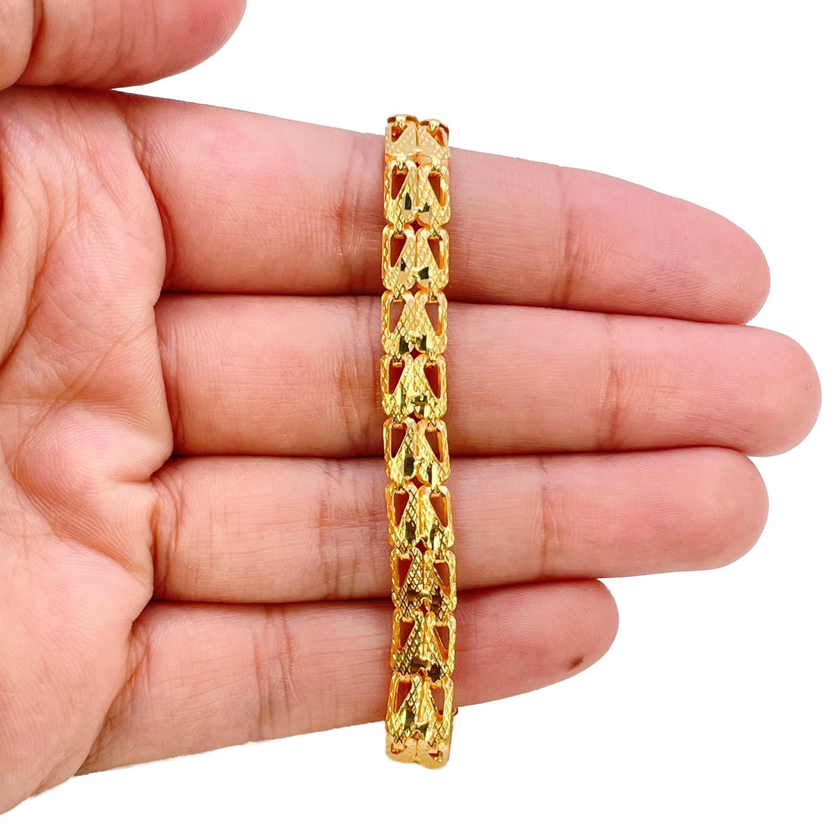 22ct Yellow Gold Lightweight Diamond Cut Openwork Bracelet