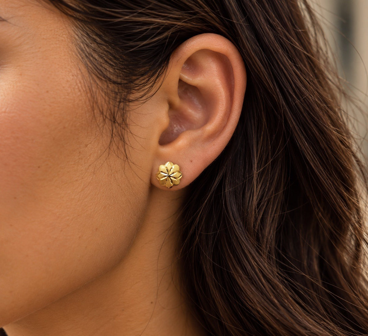 22ct Yellow Gold Diamond Cut Flower Stud Earrings Starburst Design