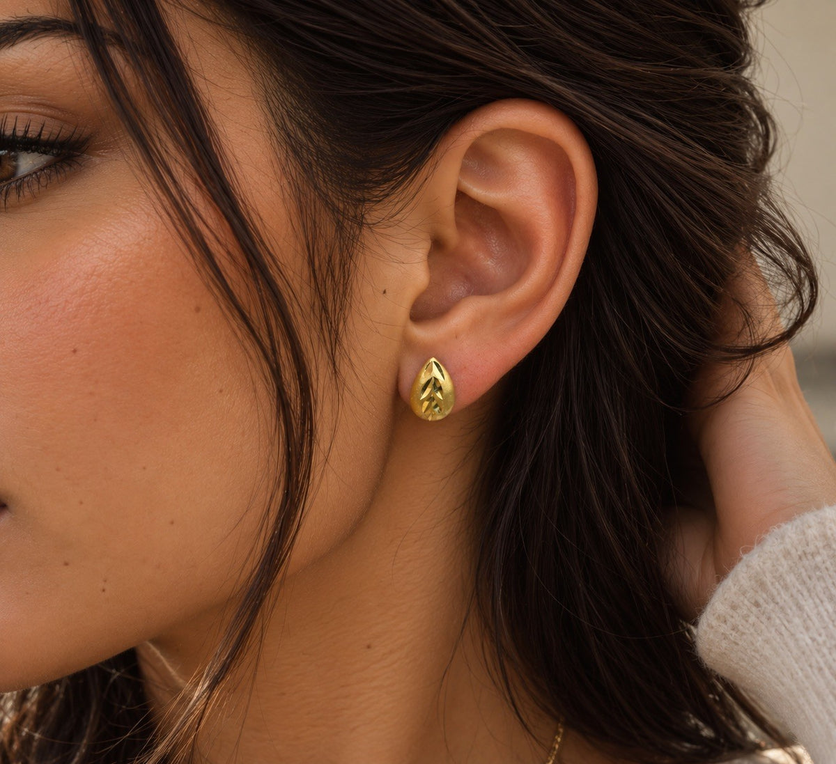 22ct Yellow Gold Diamond Cut Teardrop Stud Earrings Satin Finish