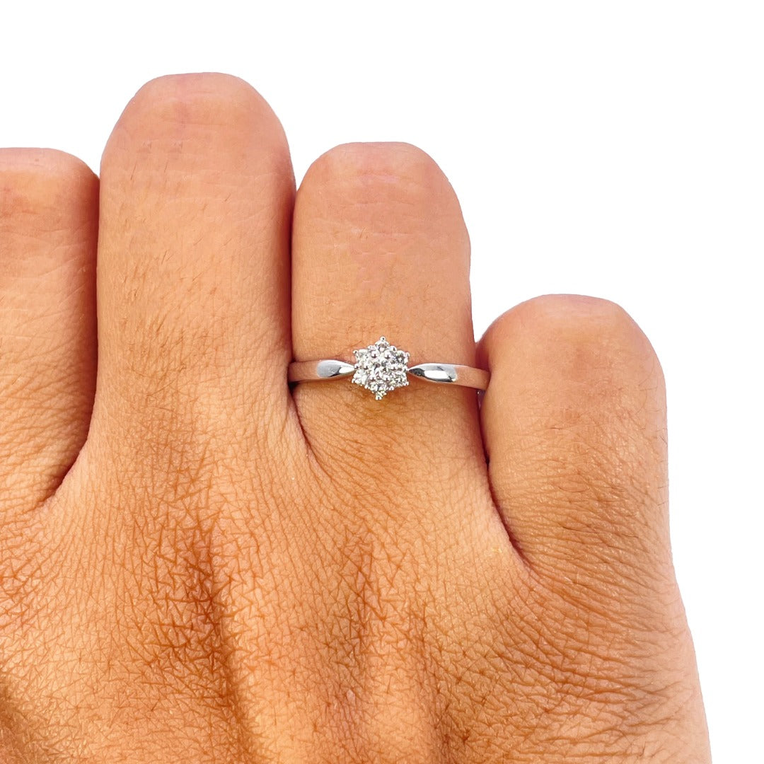 18ct White Gold Natural Diamond 0.10ct Seven Stone Daisy Cluster Ring
