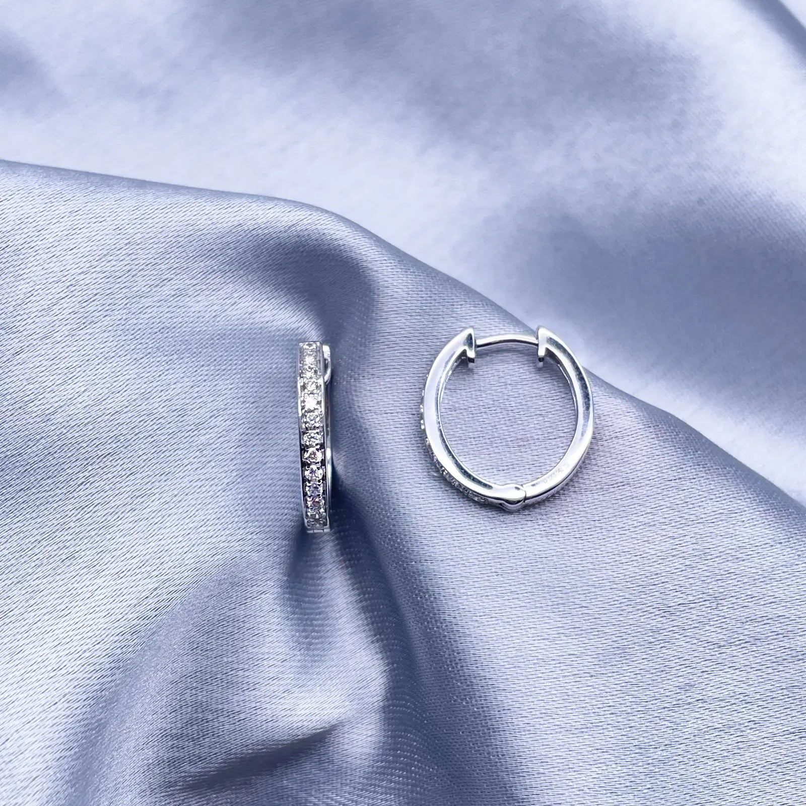 18ct White Gold Natural Diamond Pair of Hoop Huggies Earrings 0.22ct 